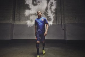 开云体育登录-2026世界杯A组强强对话，哥斯达黎加大胜泰国，三笘薰闪耀全场，防守反击奏效