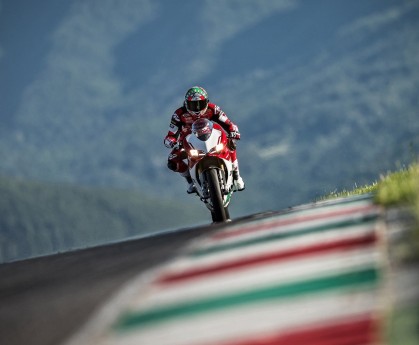 开云体育中国-东决关键战之夜，霍勒迪，那个在喧嚣中拨慢时钟的人